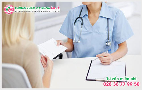 Huyết trắng ra nhiều, có mùi hôi: dấu hiệu cảnh báo bệnh lý phụ khoa