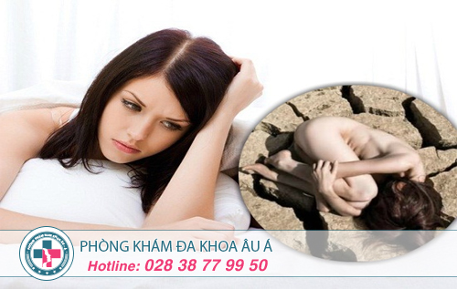 Khổ sở vì khô âm đạo